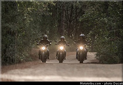 ducati_2015_scrambler_007.jpg