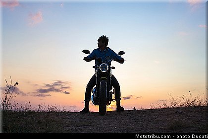 ducati_2015_scrambler_014.jpg