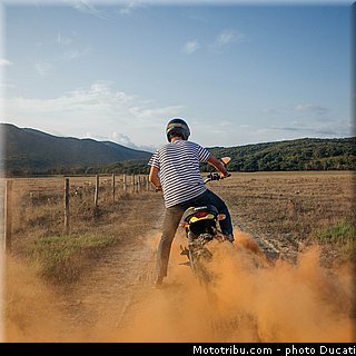 ducati_2015_scrambler_016.jpg