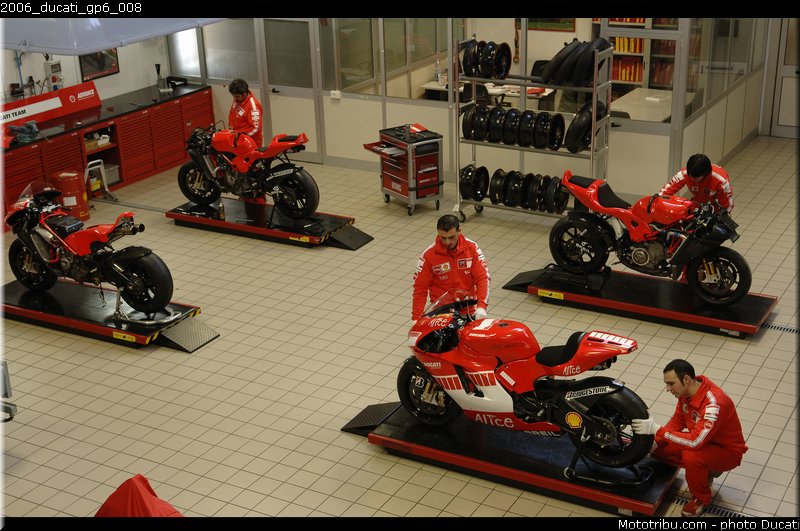 2006_ducati_gp6_008
