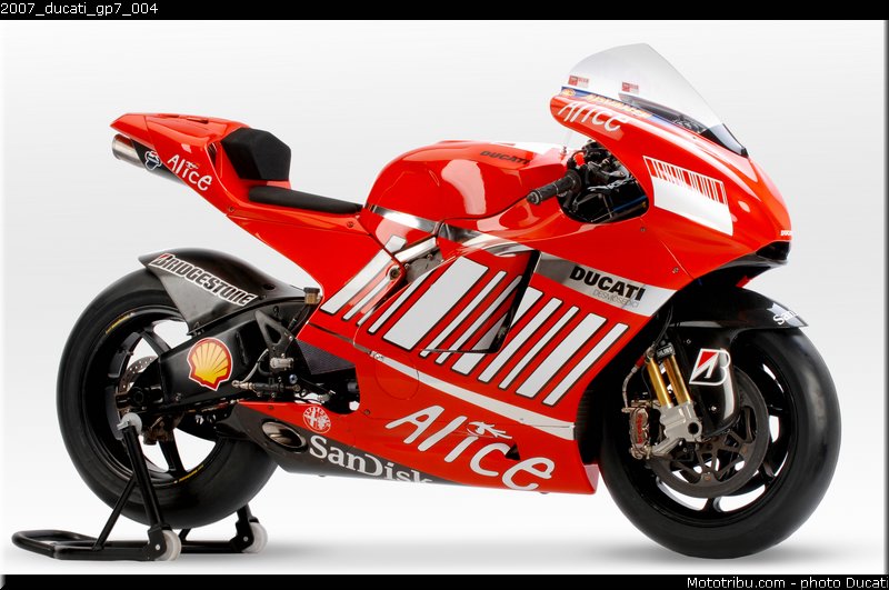 2007_ducati_gp7_004
