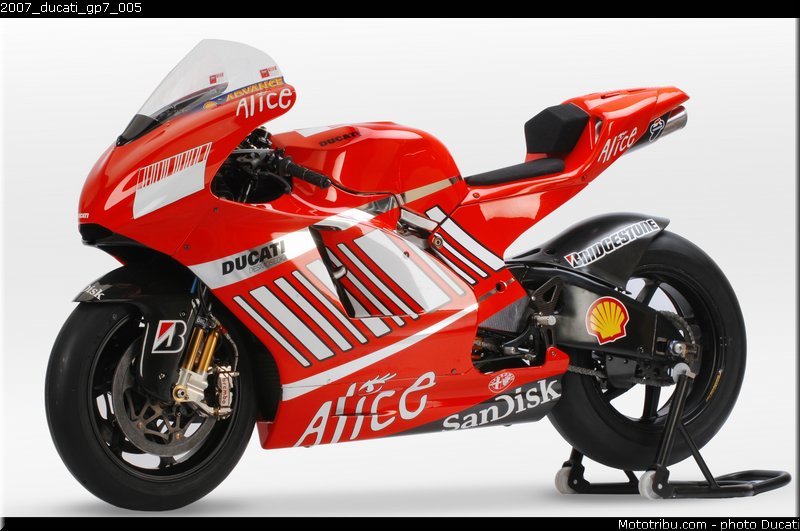 2007_ducati_gp7_005