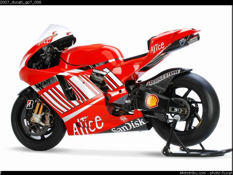 2007_ducati_gp7_006