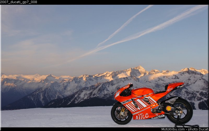 2007_ducati_gp7_008