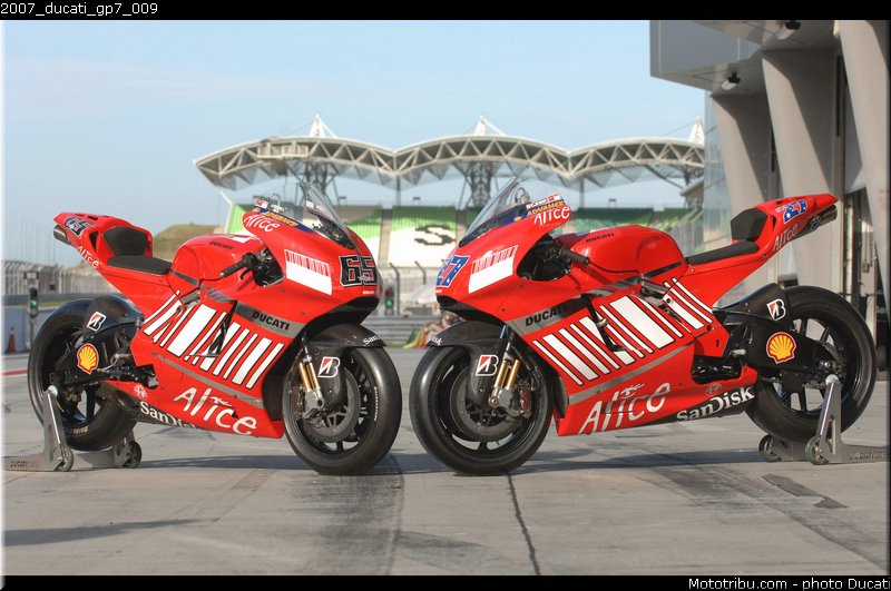 2007_ducati_gp7_009