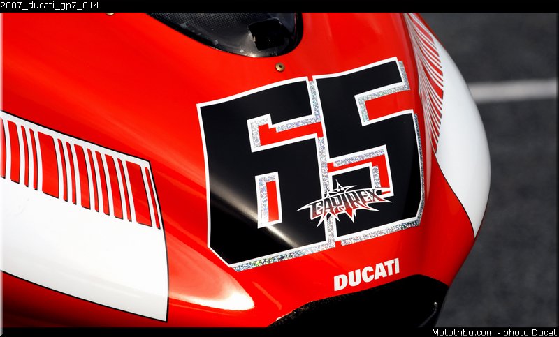 2007_ducati_gp7_014