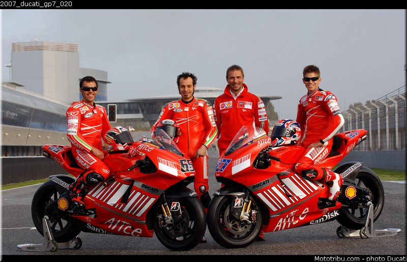 2007_ducati_gp7_020