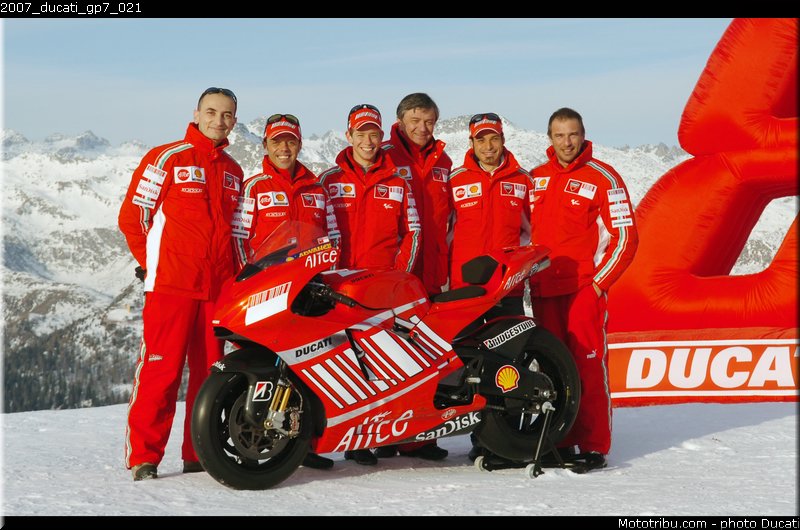2007_ducati_gp7_021