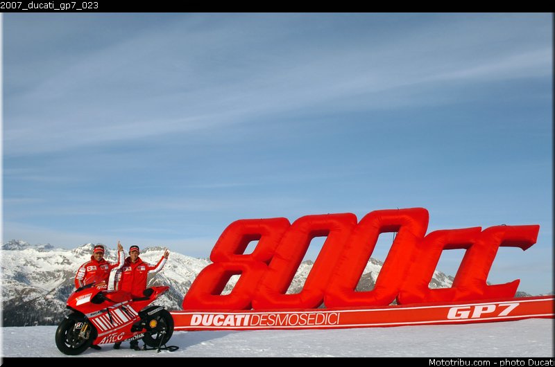 2007_ducati_gp7_023