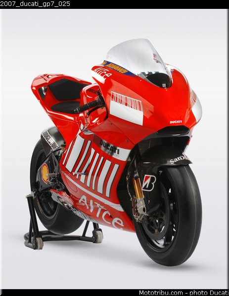 2007_ducati_gp7_025