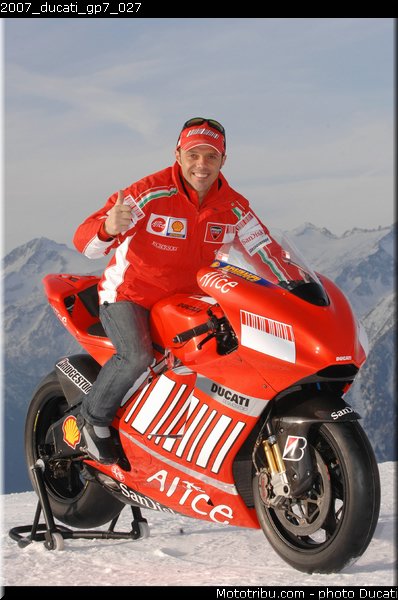 2007_ducati_gp7_027