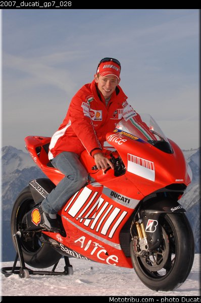 2007_ducati_gp7_028