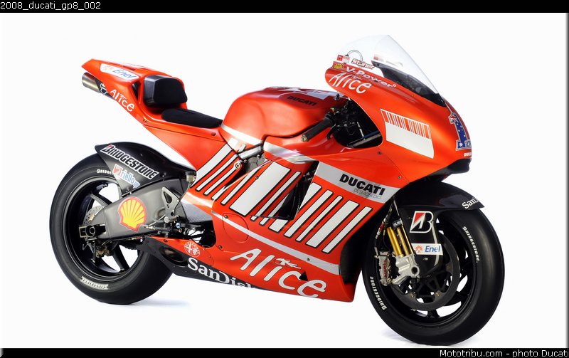 2008_ducati_gp8_002