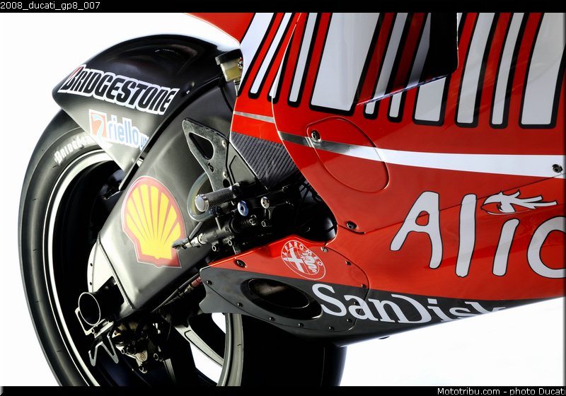 2008_ducati_gp8_007