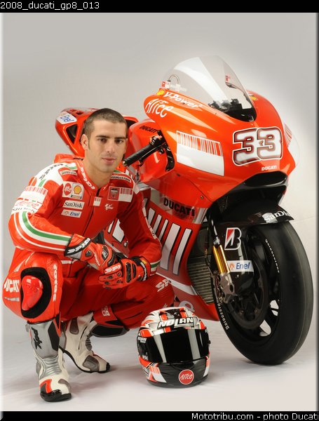 2008_ducati_gp8_013