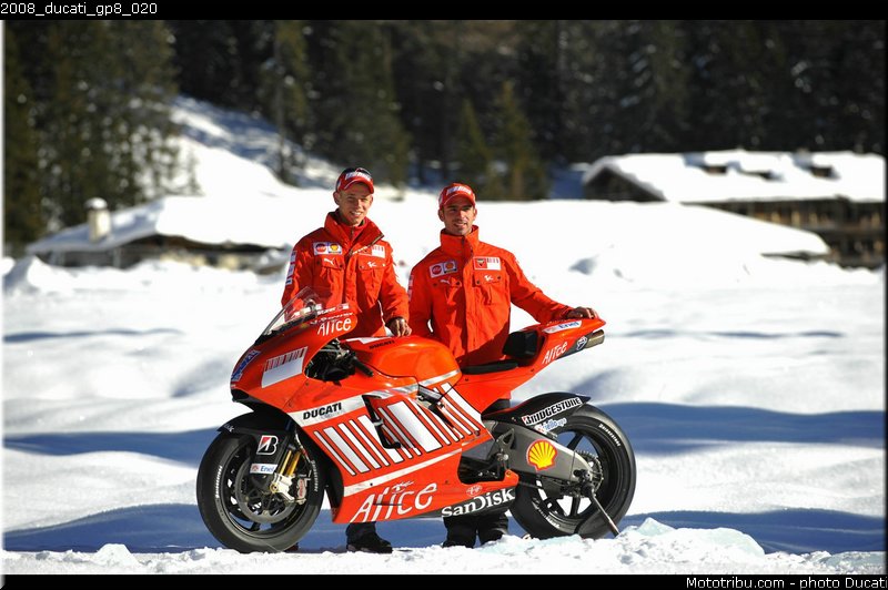 2008_ducati_gp8_020