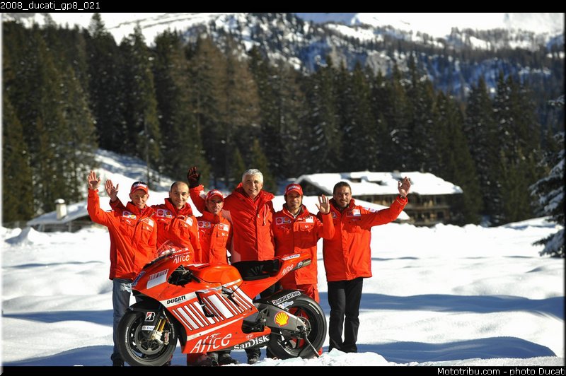 2008_ducati_gp8_021