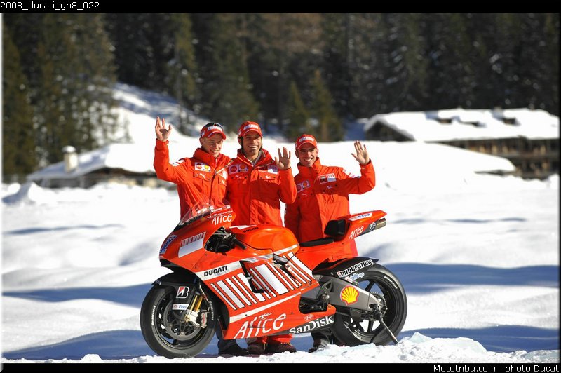 2008_ducati_gp8_022