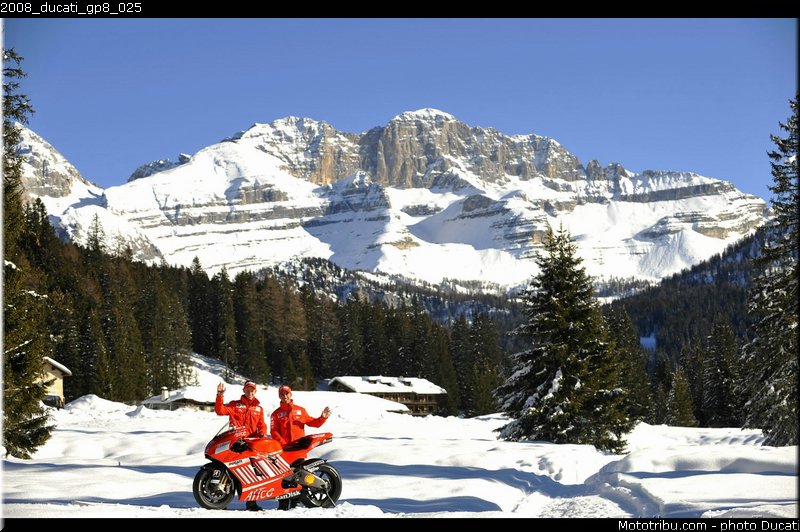2008_ducati_gp8_025