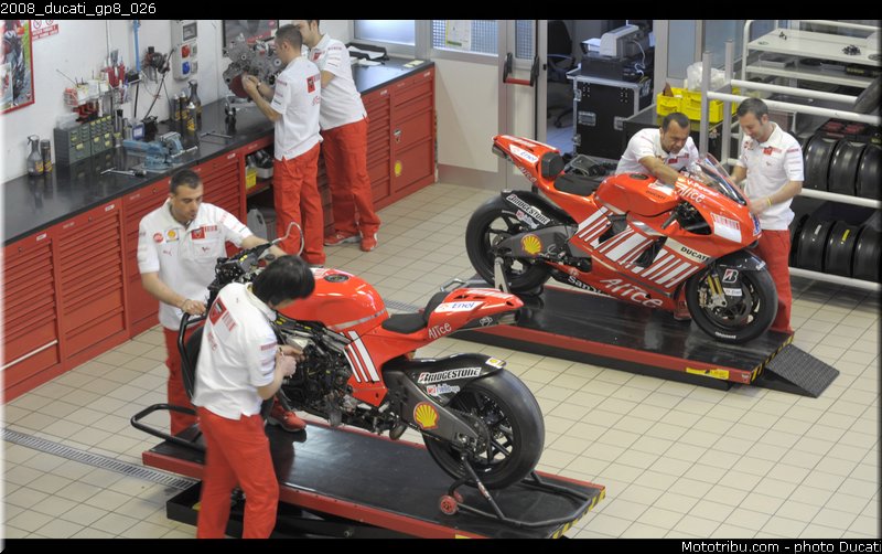 2008_ducati_gp8_026