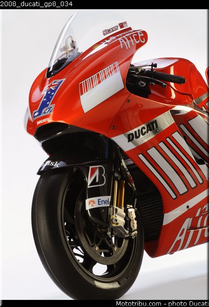 2008_ducati_gp8_034