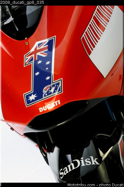 2008_ducati_gp8_035