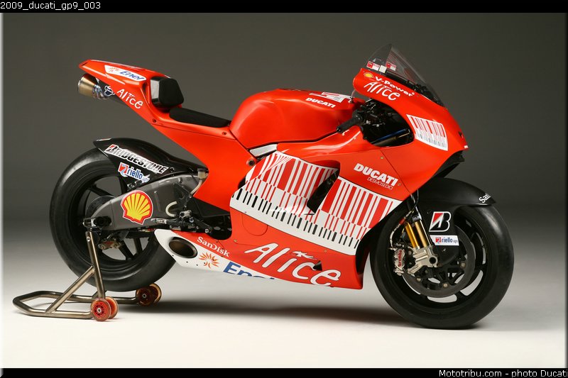 2009_ducati_gp9_003