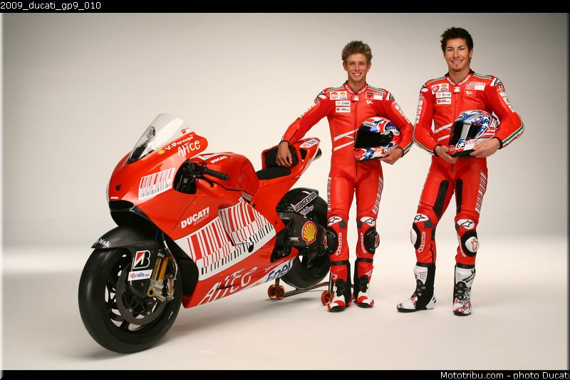 2009_ducati_gp9_010