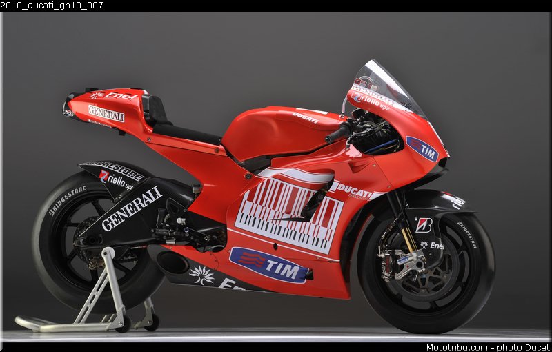 2010_ducati_gp10_007