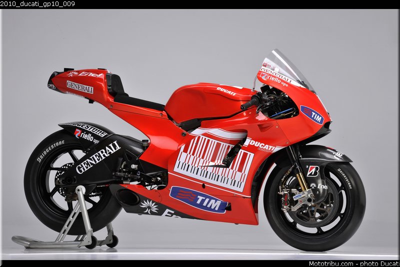 2010_ducati_gp10_009