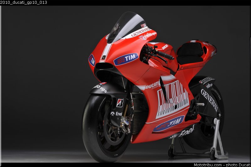 2010_ducati_gp10_013