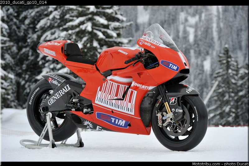 2010_ducati_gp10_014
