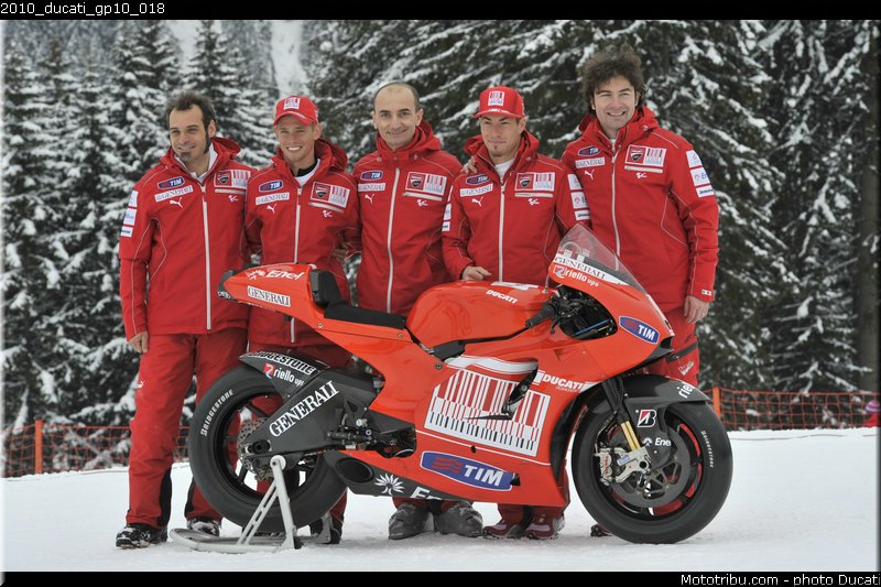 2010_ducati_gp10_018