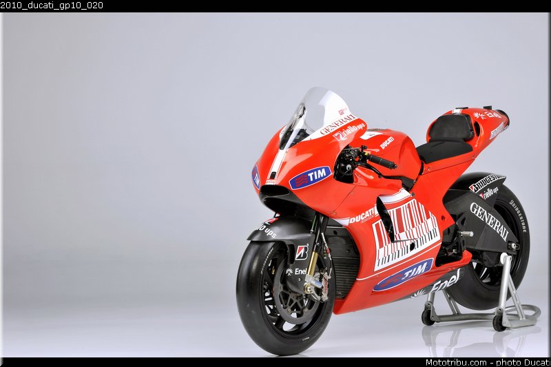 2010_ducati_gp10_020