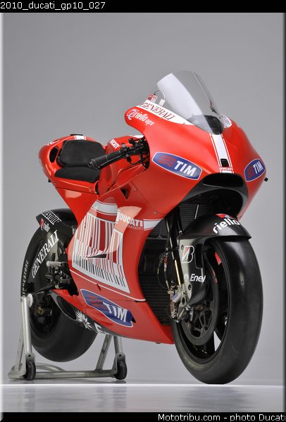 2010_ducati_gp10_027