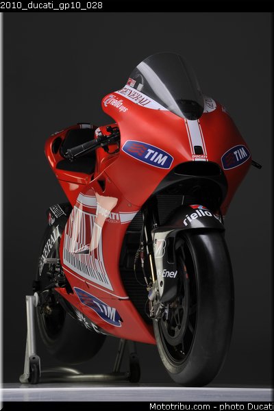 2010_ducati_gp10_028