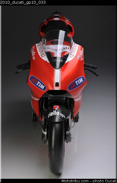 2010_ducati_gp10_033