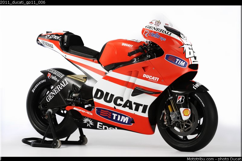 2011_ducati_gp11_006