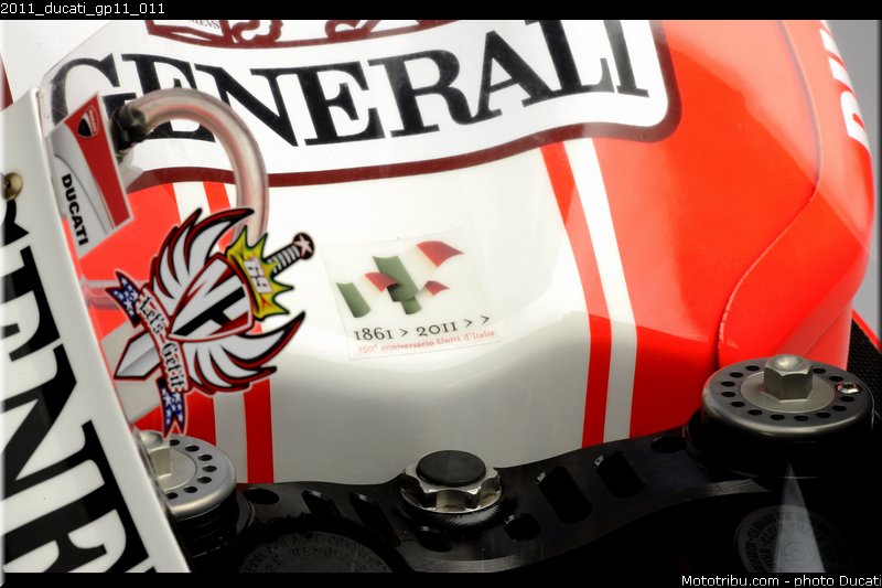 2011_ducati_gp11_011