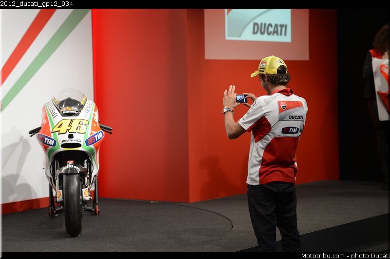 2012_ducati_gp12_034