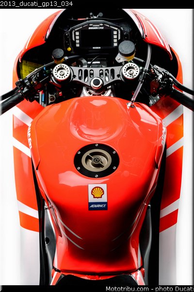 2013_ducati_gp13_034