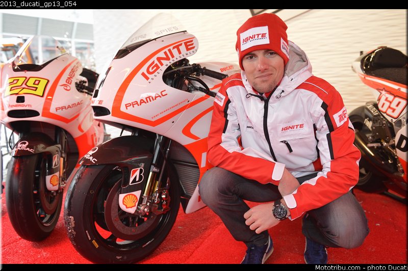 2013_ducati_gp13_054