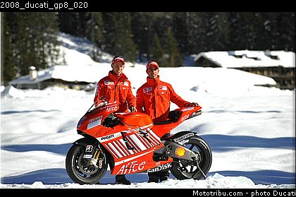 2008_ducati_gp8_020.jpg