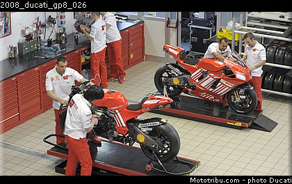 2008_ducati_gp8_026.jpg