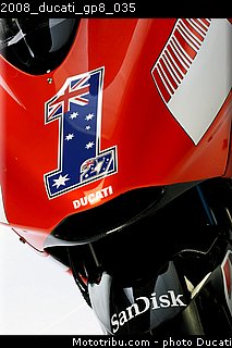 2008_ducati_gp8_035.jpg