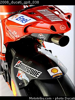 2008_ducati_gp8_038.jpg