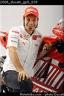 2008_ducati_gp8_039.jpg