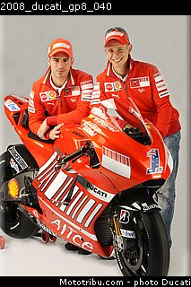 2008_ducati_gp8_040.jpg