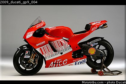 2009_ducati_gp9_004.jpg