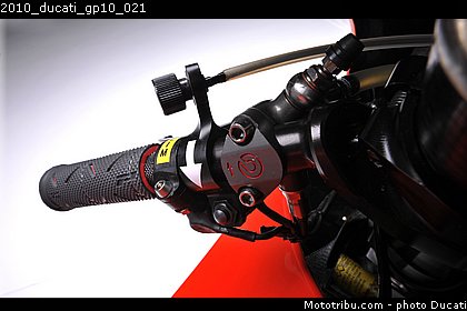 2010_ducati_gp10_021.JPG